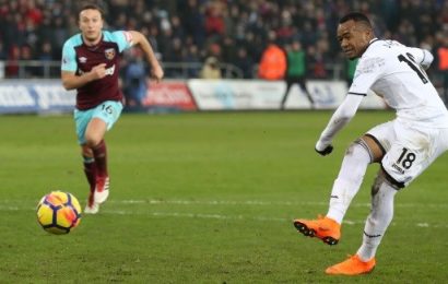 Premier League Round Up: Swansea Out of the Relegation Zone with 4-1 Win Over Hammers