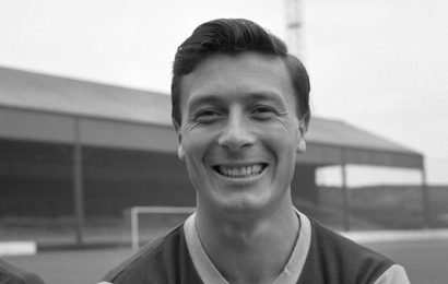 Burnley and Northern Ireland Legend Jimmy McIlroy Dies, Aged 86