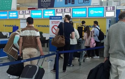 Ryanair Profits Fall 7% in First Half of 2018