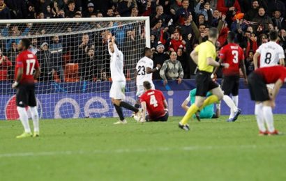 Listless United Finish Second in Group After Loss to Valencia