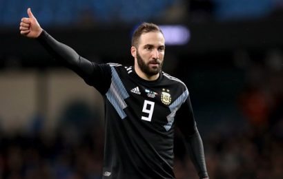 Higuain Joins Chelsea on Loan