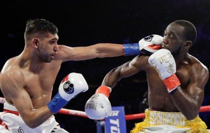 Crawford’s Low Blow Halts Khan’s Quest for Welterweight Title