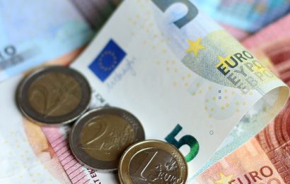 Irish Central Bank Says Any Style of Brexit Will Be ‘Damaging for Ireland’