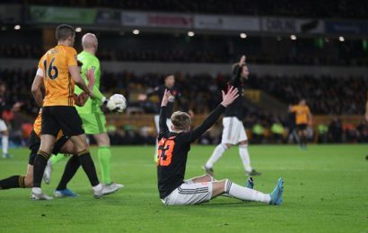 Limp Manchester United Play Out Goalless Draw at Molineux