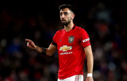 Manchester United Draw with Wolves as Fernandes Makes Debut