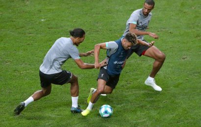 Premier League Clubs Unanimously Endorse Return To Contact Training