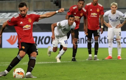 Extra Time Penalty Sends Manchester United Through To Semi-Finals
