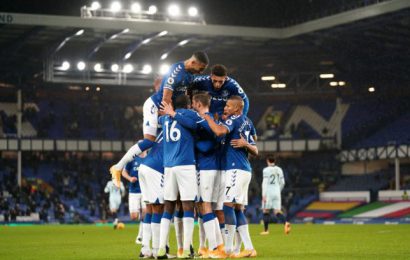 Sigurdsson End Chelsea’s 17-Game Unbeaten Run