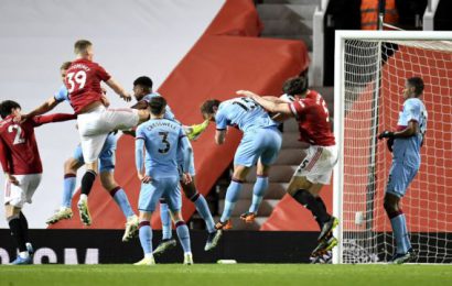 Manchester United Defeat West Ham Thanks To Dawson Own Goal
