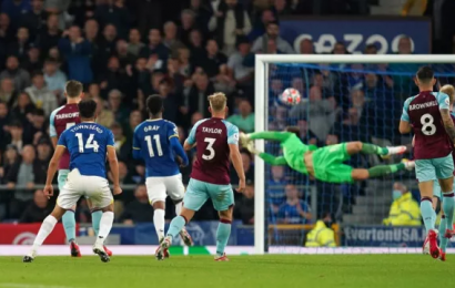 Everton Remain Unbeaten After Comeback Victory Over Burnley
