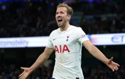Title Race Back On As Spurs Strike Late At The Etihad