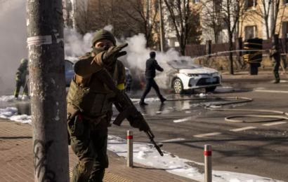 Russian Troops Continue Advance On Kyiv As Resistance Hardens