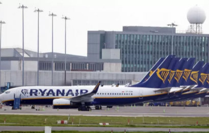 Ryanair Warns Of At Least $384 Million Loss For Last Year