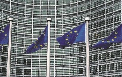 EU Warns About Risks of Hard Brexit