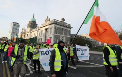 Yellow Vests Return to the Streets of Dublin