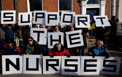 Tens of Thousands March in Dublin to Support Nurses’ Strikeq