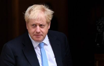 Johnson in Race Against the Clock as Brexit Splits Appear