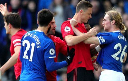 Goalkeeping Errors End with a Draw at Goodison Park for United