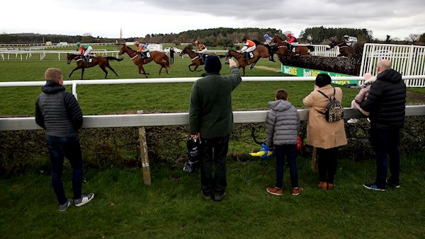 Horse Racing to Go Behind Closed Doors in Britain Horse Racing to Go Behind Closed Doors in Britain