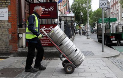 Bar And Restaurant Industry Warns That Even One-Meter Distancing Is Restrictive