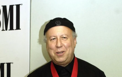 Fleetwood Mac Co-Founder Peter Green Dies, Aged 73