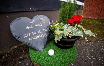 John Hume’s Family Urge People To Light Candle To Pay Tribute To Legacy