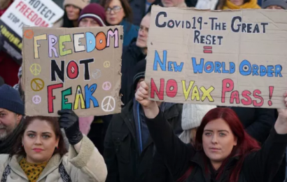 Hundreds Protest Covid-19 Certificates In Belfast