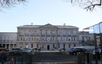 Irish Politicians Hold Minutes Silence To Mark Bloody Sunday