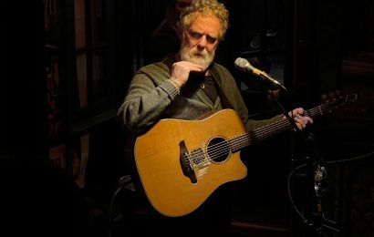 Glen Hansard Plays A Secret Gig At The Scratcher Bar In New York