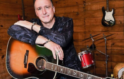 New York’s Rob Cannillo is A Singer/Songwriter Rocking Away, Making Music For Home or Stage
